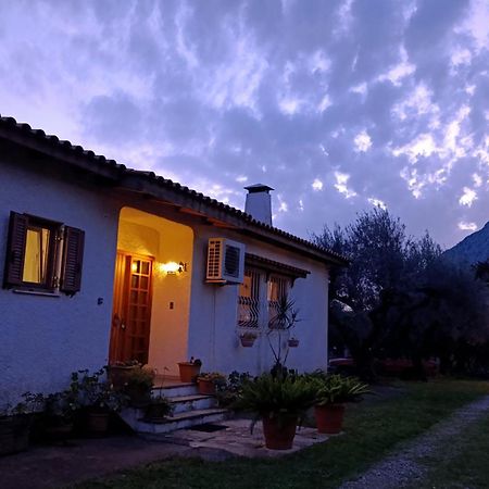Nafpaktos Cottage By The Sea For Travelers And Dreamers! Экстерьер фото