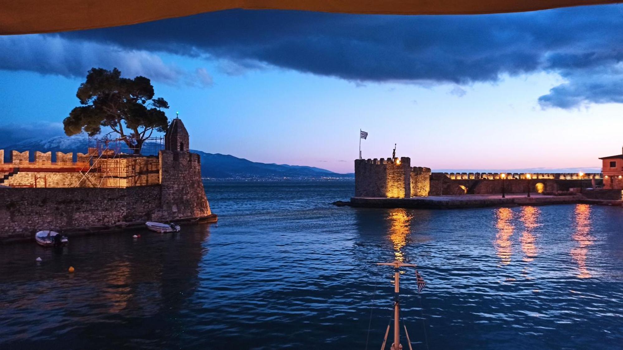 Nafpaktos Cottage By The Sea For Travelers And Dreamers! Экстерьер фото